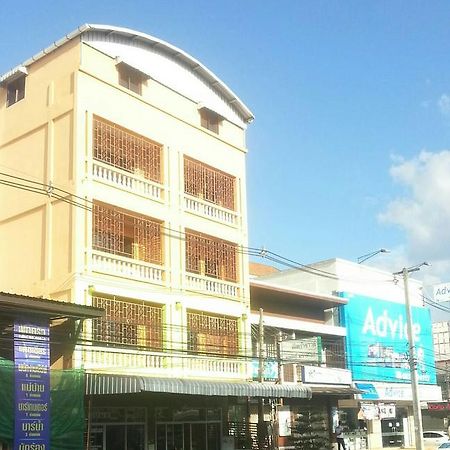 Cube Hostel Krabi town Buitenkant foto