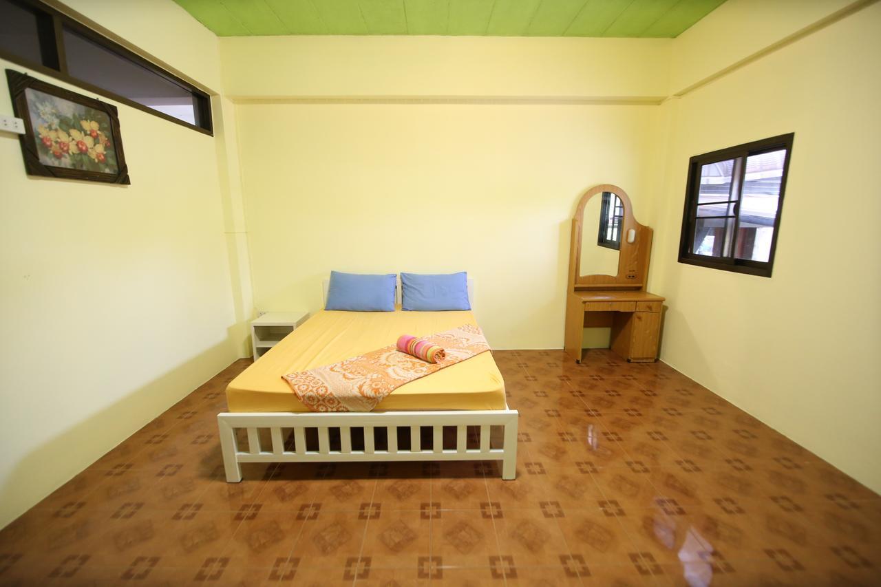 Cube Hostel Krabi town Buitenkant foto