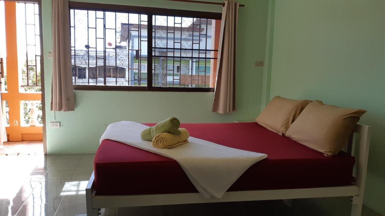 Cube Hostel Krabi town Buitenkant foto