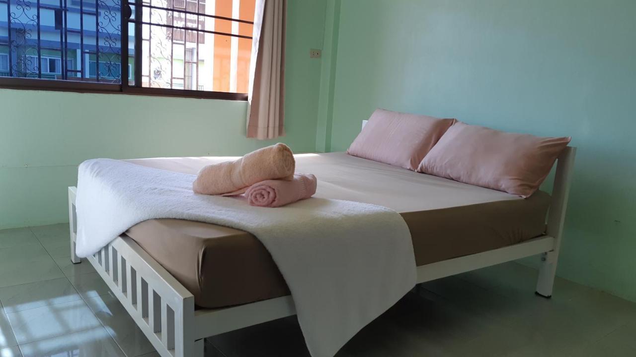 Cube Hostel Krabi town Buitenkant foto