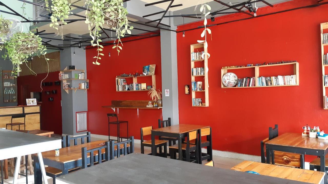 Cube Hostel Krabi town Buitenkant foto