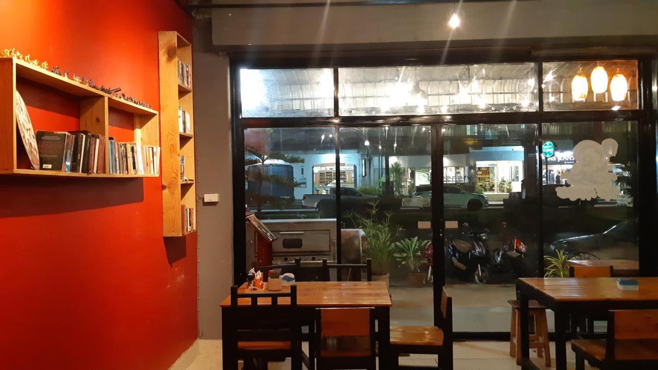 Cube Hostel Krabi town Buitenkant foto