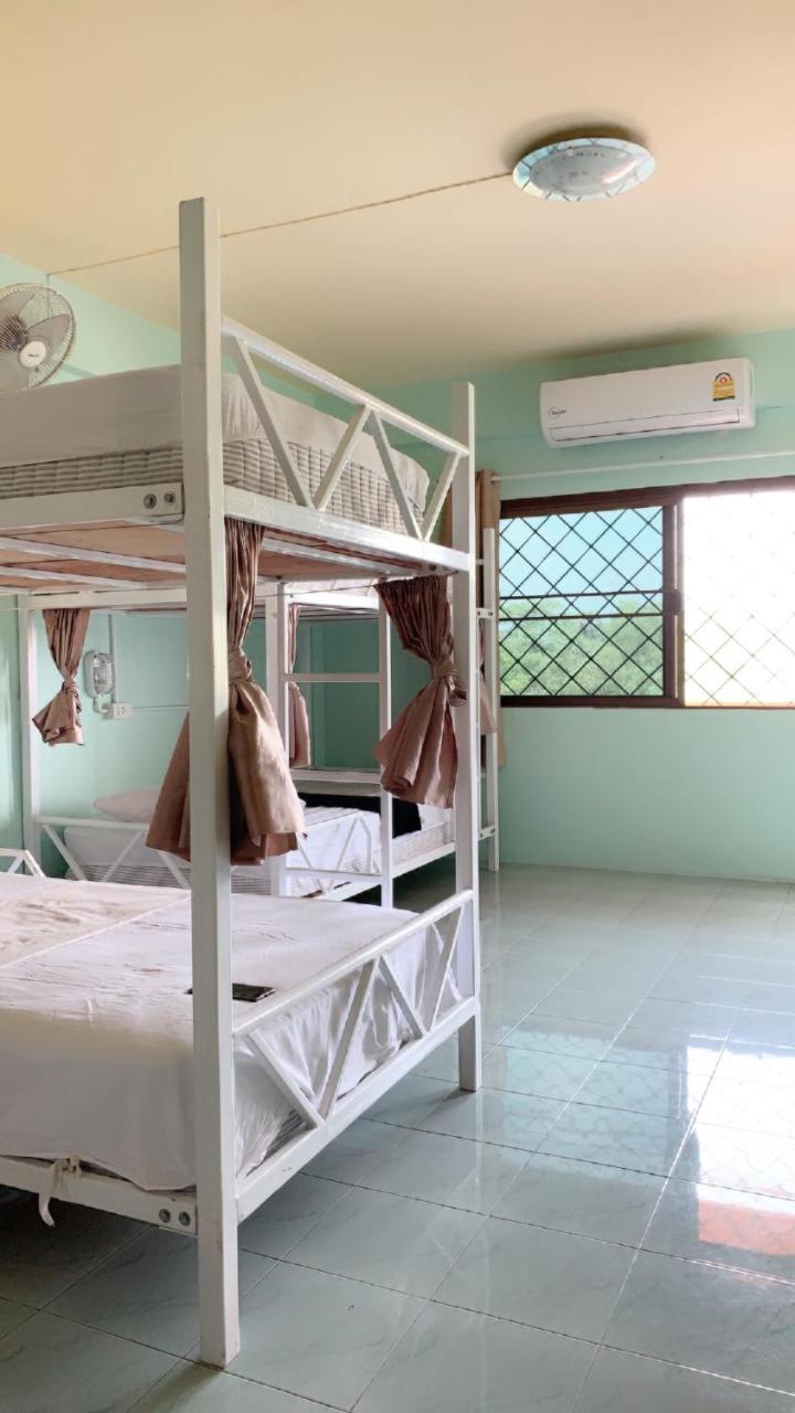 Cube Hostel Krabi town Buitenkant foto