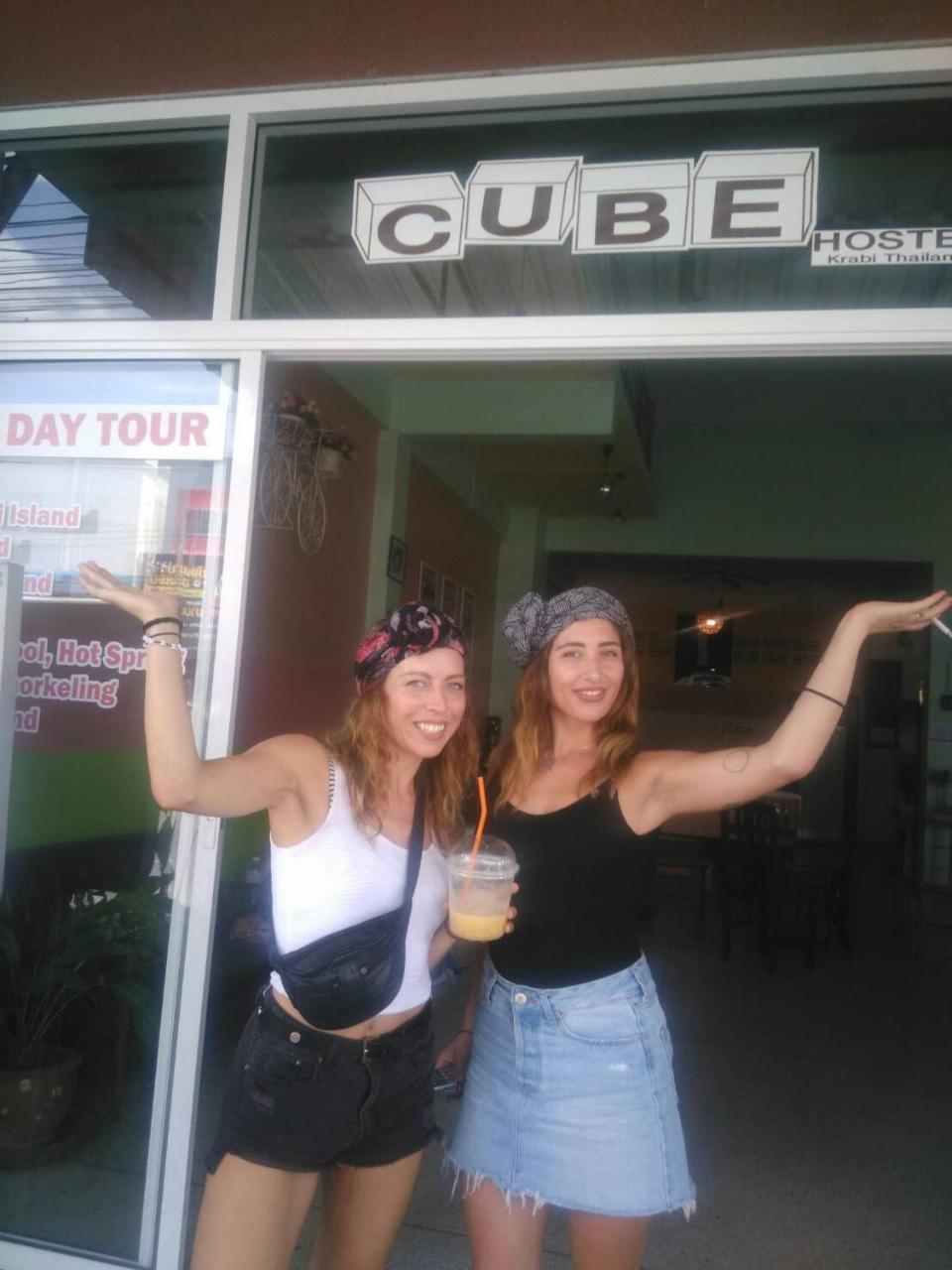 Cube Hostel Krabi town Buitenkant foto
