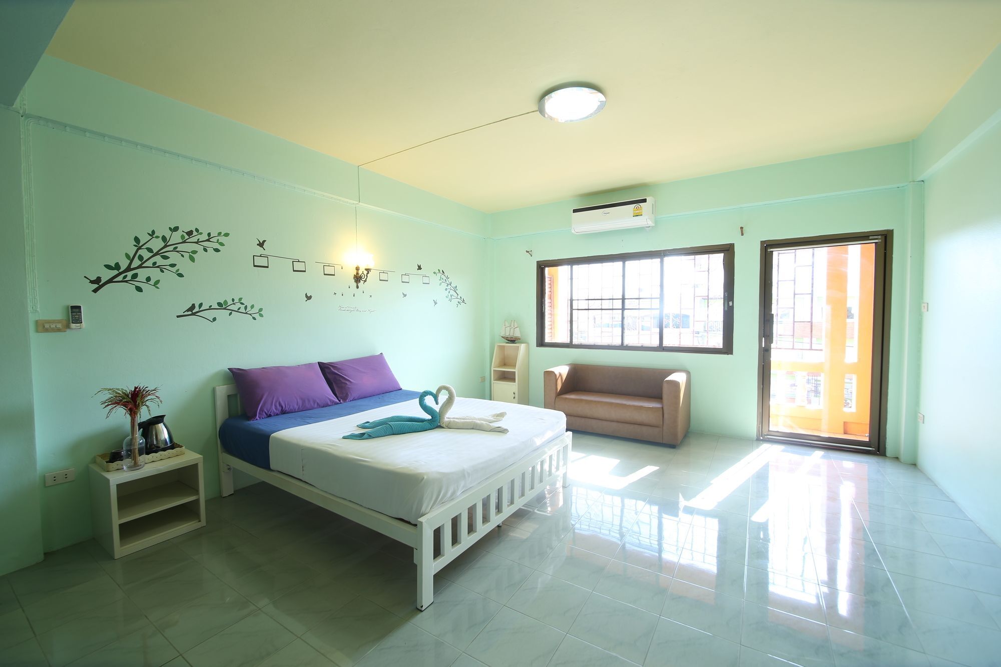 Cube Hostel Krabi town Buitenkant foto