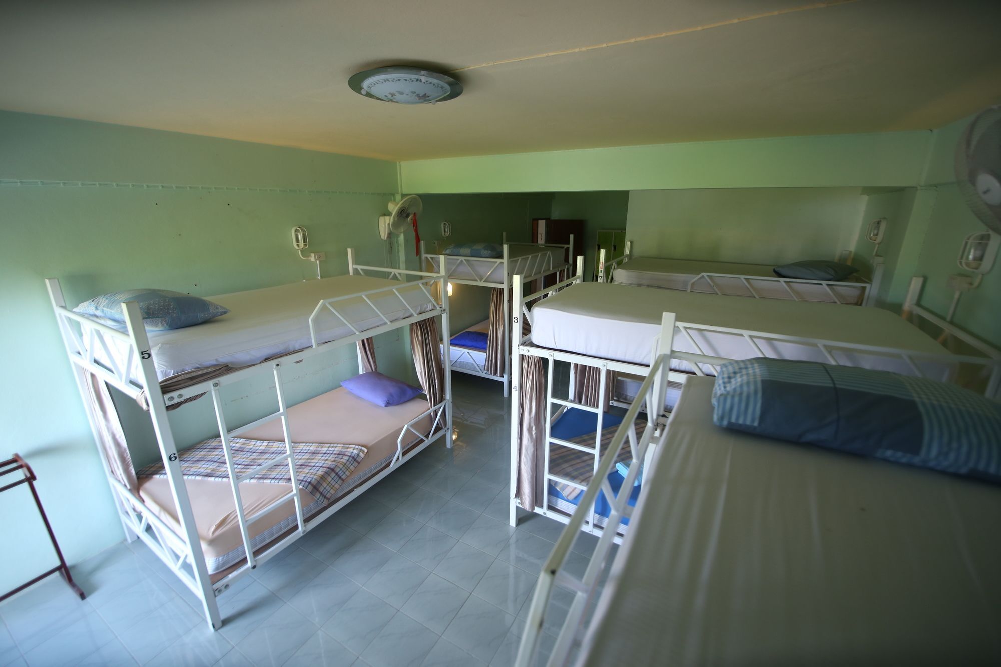 Cube Hostel Krabi town Buitenkant foto